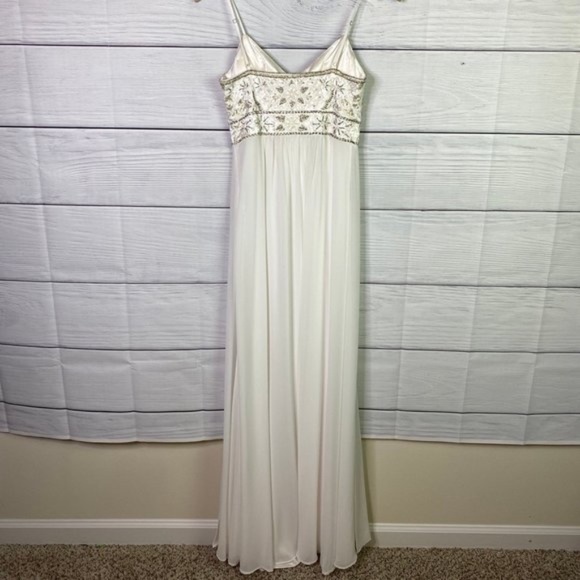 Sue Wong Beaded White Formal Gown - Picture 3 of 7
